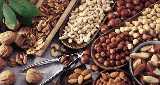 تناول المكسرات لا يؤدى إلى زيادة الوزن