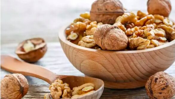 كيف يساعد تناول الجوز المنقوع يوميًا فى إدارة مرض السكرى من النوع 2؟