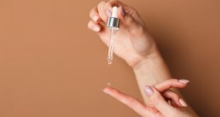 لتحقيق أفضل النتائج وفقاً لنوع بشرتك.. إليكِ طرق تحضير سيرم مكافحة علامات تقدم سن البشرة منزلياً