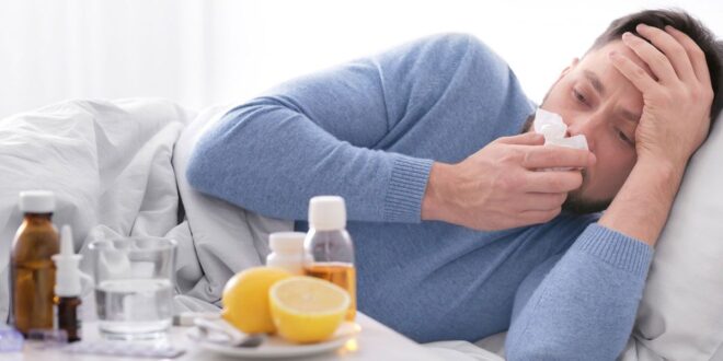 خبراء بريطانيون التطعيم جعل أعراض كورونا خفيفة وتشبه نزلات البرد