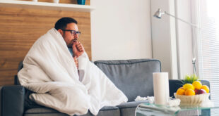 هل يمكن أن نصاب بنزلتي برد في وقت واحد؟ إليك ما يقوله العلم عن هذه الظاهرة