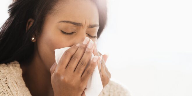 وصفات منزلية فعالة لعلاج السعال.. استخدم العسل والزنجبيل واستنشق البخار