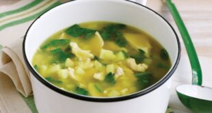 شوربة السبانخ بالدجاج