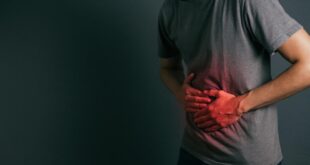 طرق طبيعية لعلاج قرحة المعدة.. تناول العسل والموز