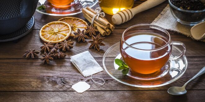 ماذا يحدث لجسمك عند تناول شاى الأعشاب والتوابل صباحًا فى الشتاء؟