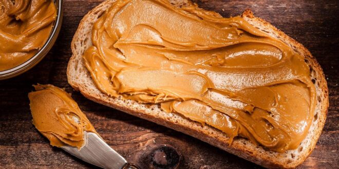 هل الكرفس مع زبدة الفول السوداني وجبة صحية لإنقاص الوزن؟
