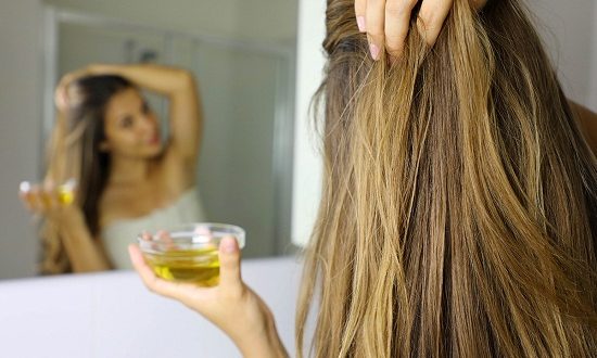 وصفات طبيعية للتخلص من قشرة الشعر.. من زيت شجرة الشاى لجوز الهند