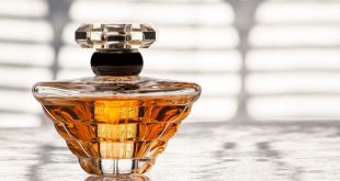 9 طرق تميّز بها بين العطور الأصلية والمقلدة