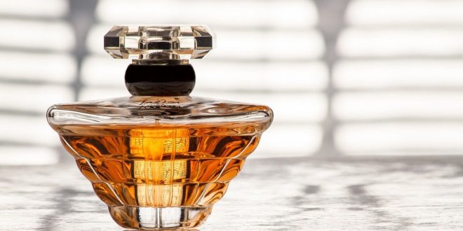 9 طرق تميّز بها بين العطور الأصلية والمقلدة