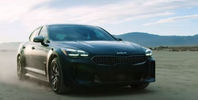 Kia Stinger!! كيا تتألق بسيارتها الشبابية الجديدة?