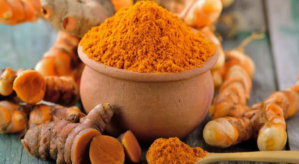 طرق منزلية بسيطة لتعزيز المناعة ضد العدوى والأمراض.. أبرزها حليب الكركم