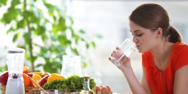 عادات غذائية تساعدك في إنقاص الوزن.. منها شرب الماء قبل الأكل