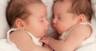 في حدث نادر من نوعه.. ولادة توأم في عامين مختلفين