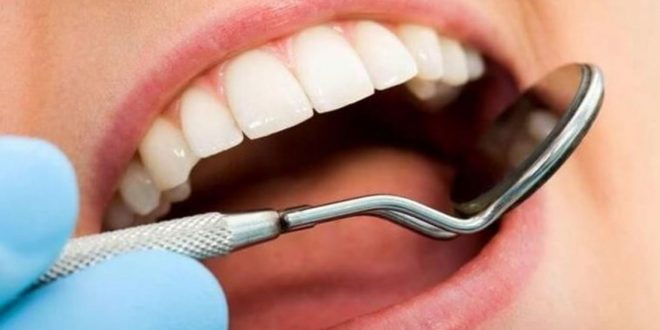 كلتاهما بيضاء اللون وتخزن الكالسيوم.. ولكن هل تعتبر الأسنان عظاماً؟