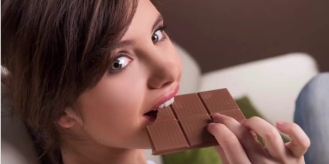 كيف يمكن أن تحمي الشوكولاتة أسنانك من التسوس؟