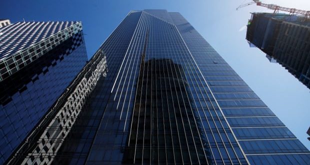 ناطحة سحاب في سان فرانسيسكو تثير قلقاً متزايداً بين السكان.. تميل سنوياً بمعدل 3 بوصات!