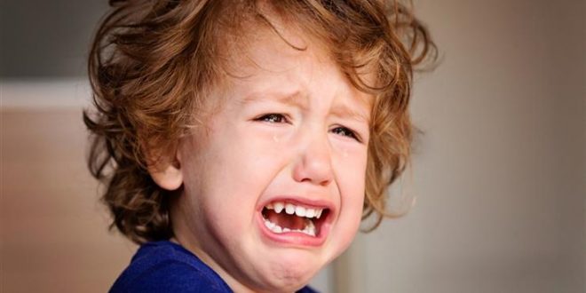 5 أضرار يسببها إحراج طفلك أمام الآخرين.. "قد تكون سببًا لعناده"