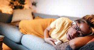 القيلولة النهاريّة والنوم في العطلة يعوضان ما فاتنا.. 10 مفاهيم خاطئة وشائعة عن النوم