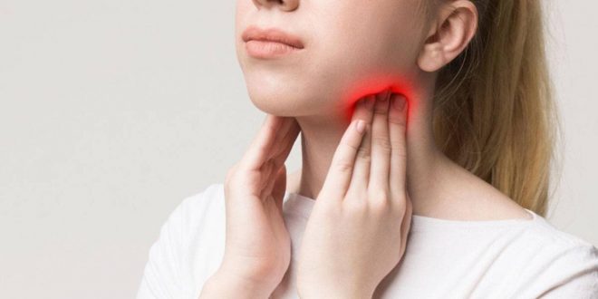 علامات تدل على الإصابة بسرطان الغدة الدرقية.. لا تتجاهلها