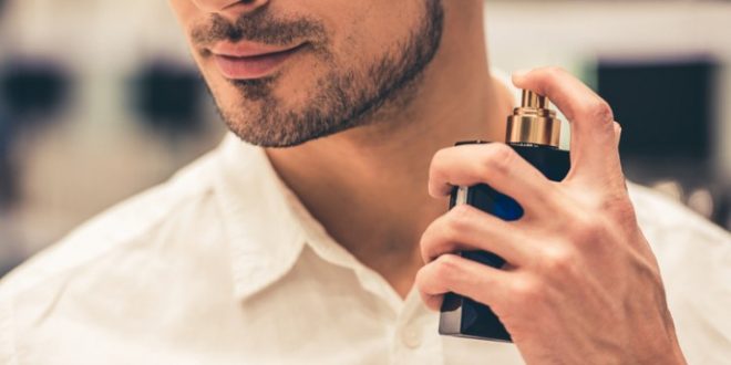 أخطاء شائعة تجنب الوقوع بها عند رش العطور