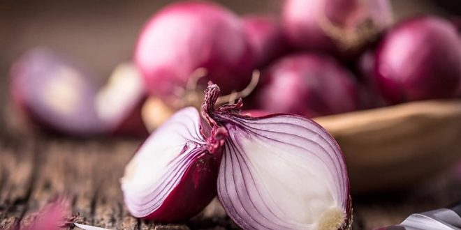 البصل يحارب الالتهابات بالجسم ويقلل خطر الإصابة بأمراض القلب ويخفض وزنك