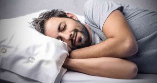 تنام على جانبك؟ إليك أفضل أنواع الفراش منعاً لآلام الكتفين والوركين