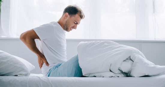 صلب أم ناعم.. كيف تختار الفراش المثالي لمنع آلام الظهر والفقرات؟