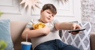 قضاء المزيد من الوقت أمام الشاشة أحد أسباب السمنة عند الأطفال