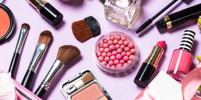 معلومات صادمة تدفعك لإبعاد كل مستحضرات التجميل عن التواليت