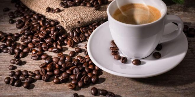 هل تناول القهوة في الصباح يقتل البكتيريا المفيدة بالأمعاء؟