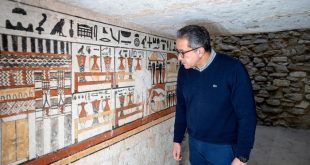 يتضمن 5 مقابر لكبار رجال الدولة.. مصر تعلن عن كشف أثري يعود لعصر بناة الأهرامات (صور)