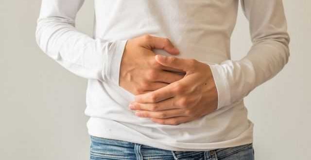 5 عادات لتناول الطعام تسبب الإمساك.. اعرف التفاصيل