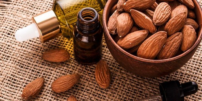 6 علاجات طبيعية للهالات السوداء.. منها زيت اللوز