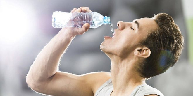 الإفراط في شرب الماء قد يهددك بالموت.. وهذه الكمية لازمة يوميًا لصحة الجسم