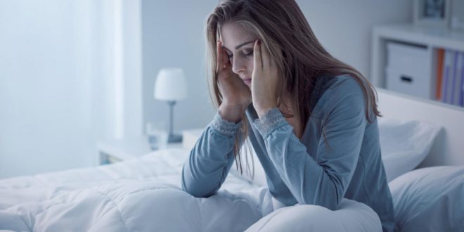تستيقظ كثيراً في منتصف الليل؟ إليك 10 طرق للحصول على نوم هادئ بلا انقطاع