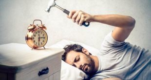 تنهض متوتراً ومنزعجاً بمجرد سماع المنبه؟ نصائح للتعامل مع القلق الصباحي