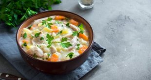 شوربة الدجاج والخضار بالكريمة