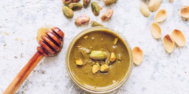 صوص البستاشيو لتزيين الحلويات
