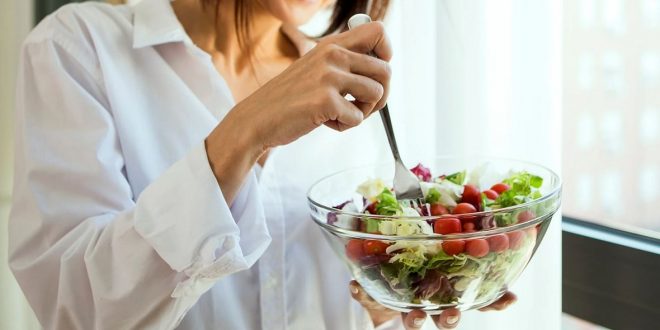 لمحاربة السرطان وأكثر.. أطعمة يجب على كل امرأة تناولها