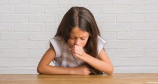 ليست مرضاً بسيطاً يزول من تلقاء نفسه.. أسباب الكحة عند الأطفال وطرق علاجها