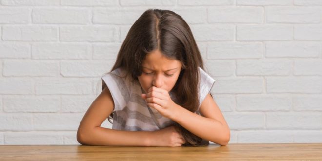 ليست مرضاً بسيطاً يزول من تلقاء نفسه.. أسباب الكحة عند الأطفال وطرق علاجها