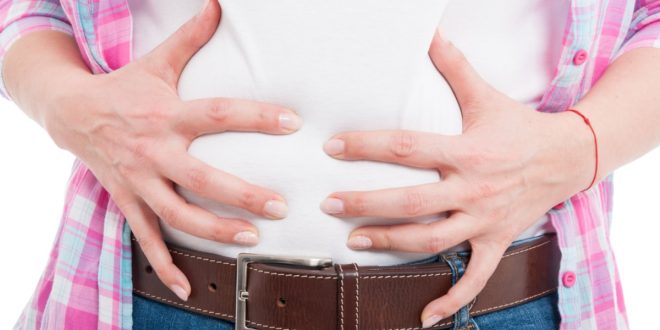 5 نصائح بسيطة لتقليل الانتفاخ بسرعة.. منها تدليك البطن