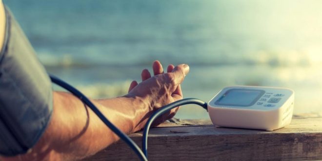 تعرف على أعراض ارتفاع ضغط الدم.. ماذا تأكل في الصيف؟