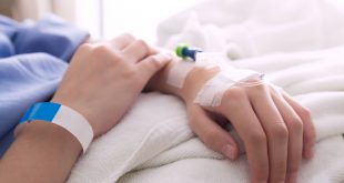 لا تستعجل الحركة ولا تستلقِ في الفراش طوال اليوم.. أخطاء شائعة بعد الجراحة تمنعك من التعافي السليم