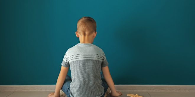 متى تزور الطبيب فى حالة الاشتباه بإصابة طفلك باضطراب طيف التوحد؟