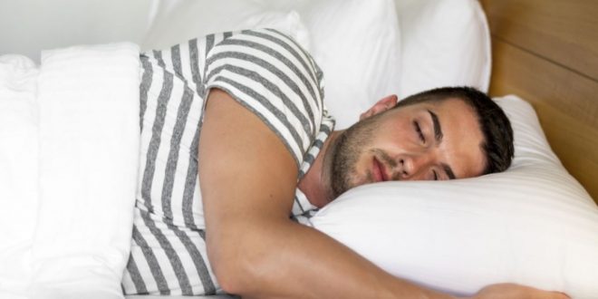 القيلولة لوقت طويل مؤشر على "الزهايمر" لدى كبار السن
