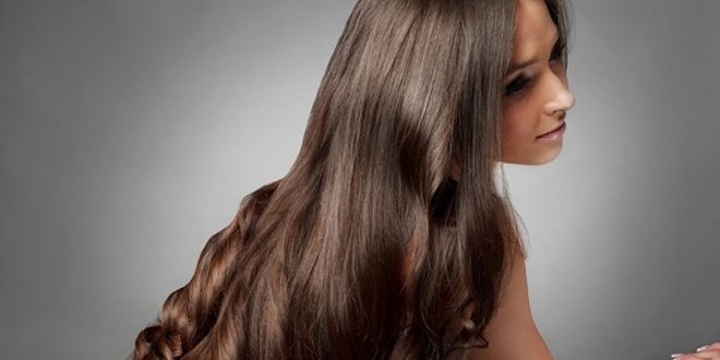 8 تسريحات شعر سهلة لصاحبات الشعر الطويلة.. "كعكة الخمسينيات أبرزها"