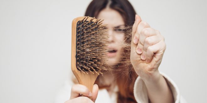 هل إصابتك بالأنيميا ونقص الحديد تتسبب في تساقط الشعر؟