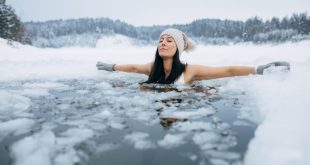 السباحة فى الماء البارد تساعد فى التخلص من دهون الجسم الضارة