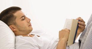 القراءة ليلًا.. كيف تؤثر على جودة نومك؟